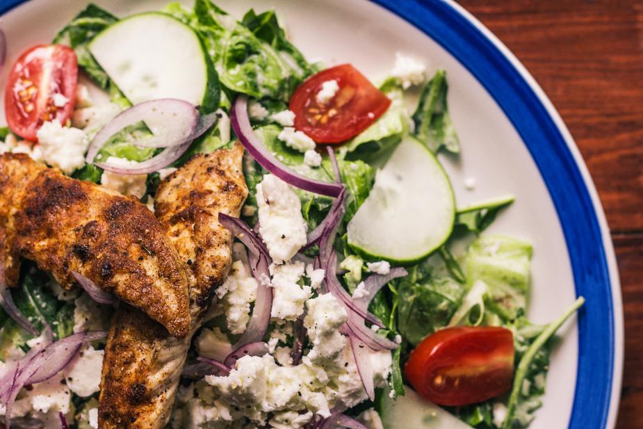 salad-with-chicken_925x